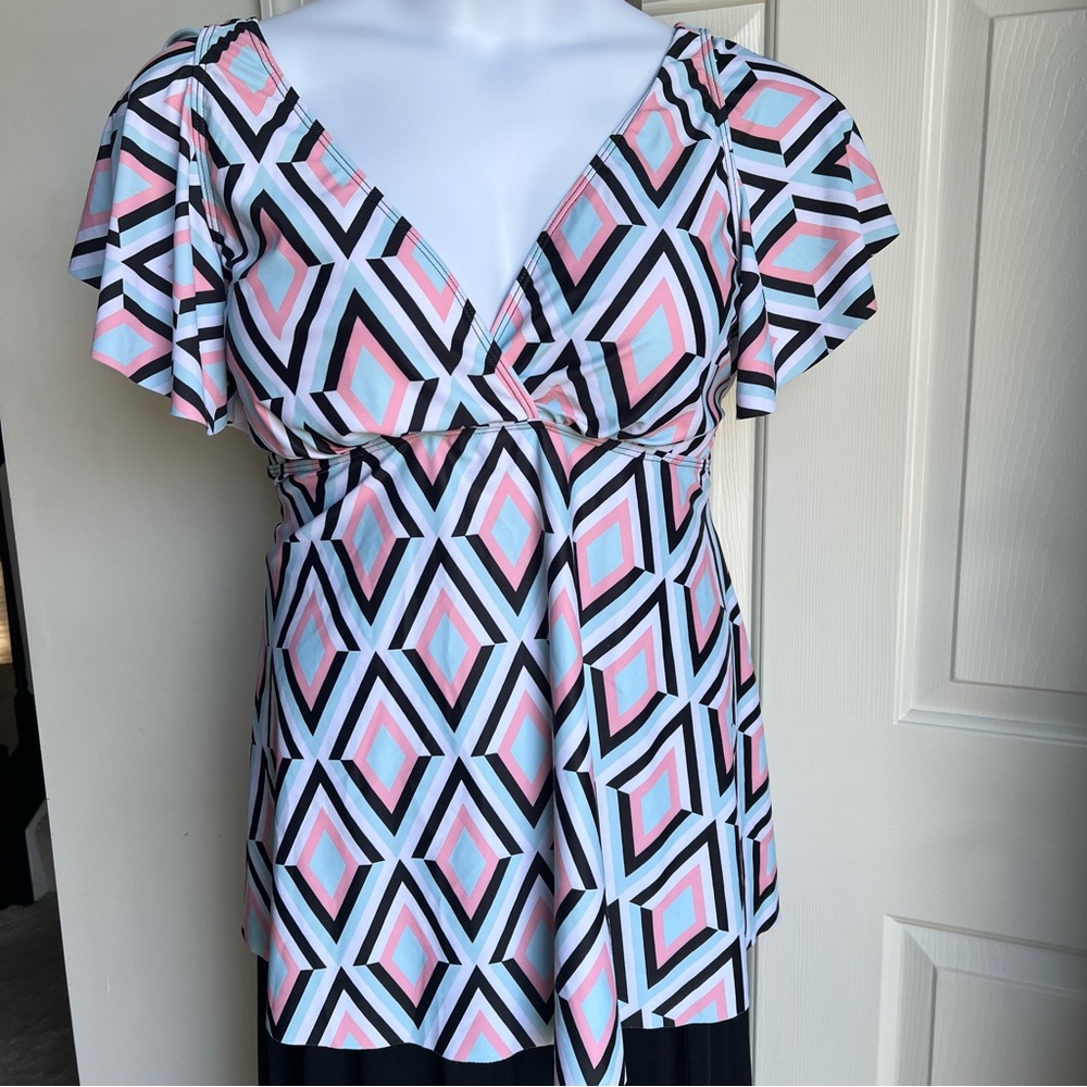 Geometric Patterned Women's Tankini swimsuit